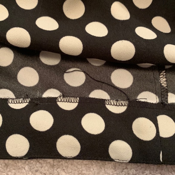 💜💲 FINAL PRICE DROP 💜 Short black and white polka dot dress - Picture 6 of 9